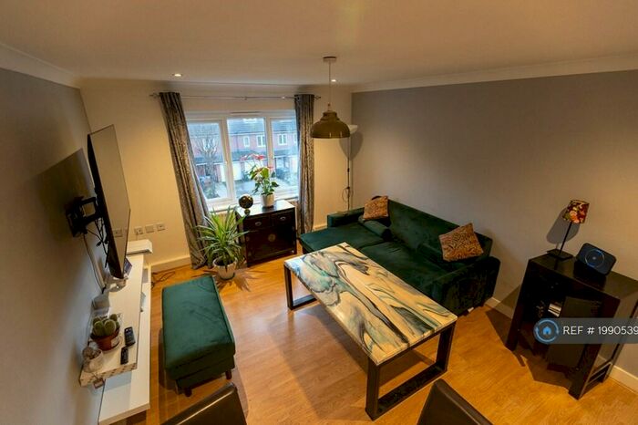 2 Bedroom Flat To Rent In Kendal Court, Kenley, CR8