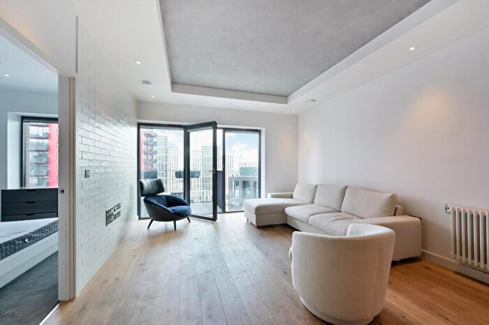 1 Bedroom Apartment To Rent In Modena House, London City Island, London, E14