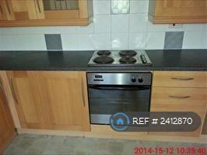3 Bedroom Flat To Rent In Coronation Street, Carstairs, ML11