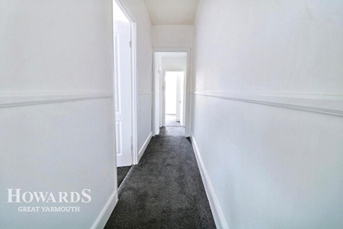 3 Bedroom Terraced House For Sale In Beach Road, Caister-on-Sea, NR30