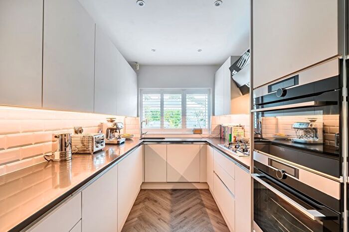 3 Bedroom Bungalow For Sale In Heron Drive, Colehill, Wimborne, BH21