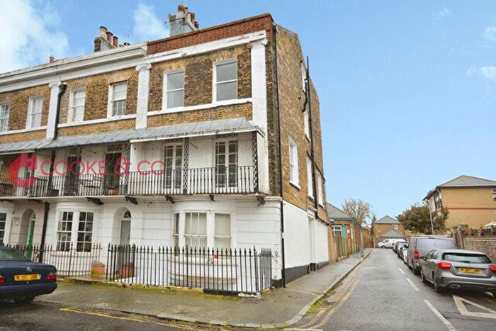 1 Bedroom Flat To Rent In Royal Road, Ramsgate, CT11