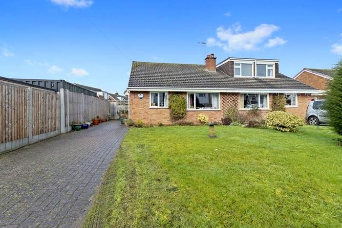 2 Bedroom Semi-Detached Bungalow For Sale In Meadow Close, Kempsey, Worcester, Worcestershire, WR5