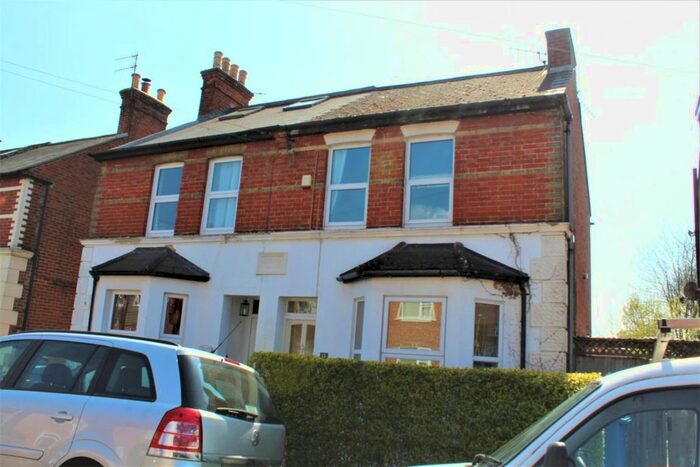 3 Bedroom Semi-Detached House To Rent In Stone Street, Aldershot GU12