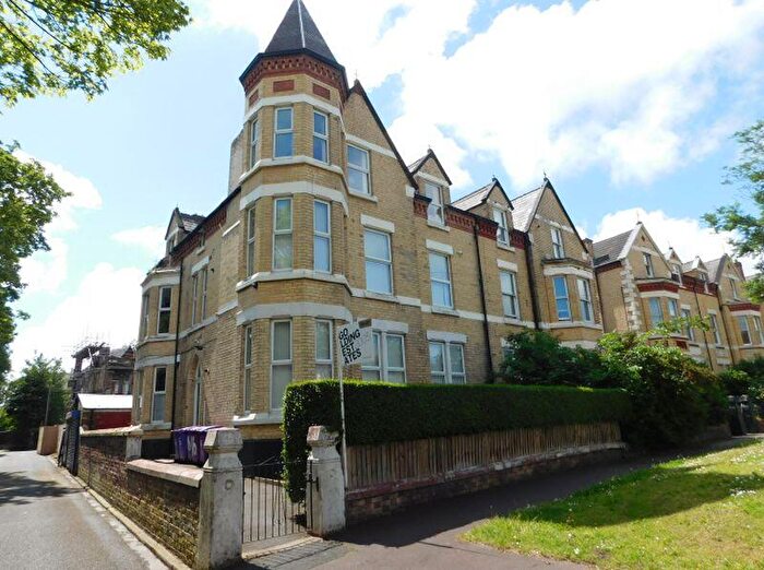 1 Bedroom Apartment To Rent In Newsham Drive- Must Be Viewed!!, L6