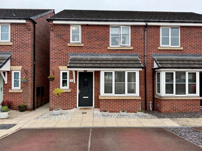 3 Bedroom Semi-Detached House For Sale In Grove Farm Drive, Adlington, Lancashire, PR6