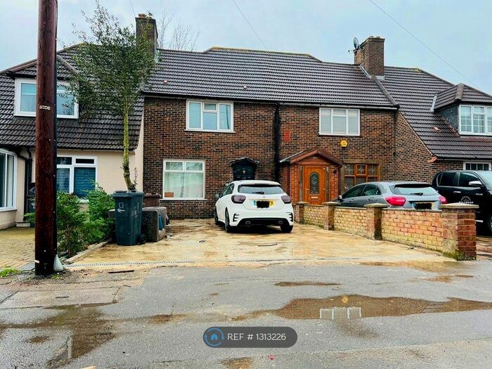 3 Bedroom Terraced House To Rent In Becontree Avenue, Dagenham RM8