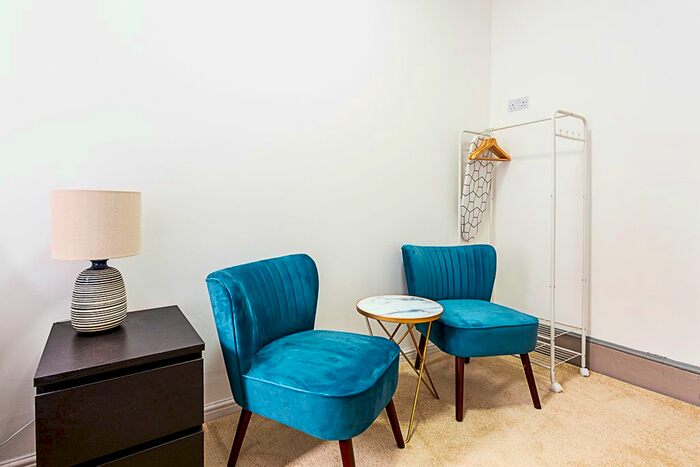 Studio To Rent In Bond Street, London, W5