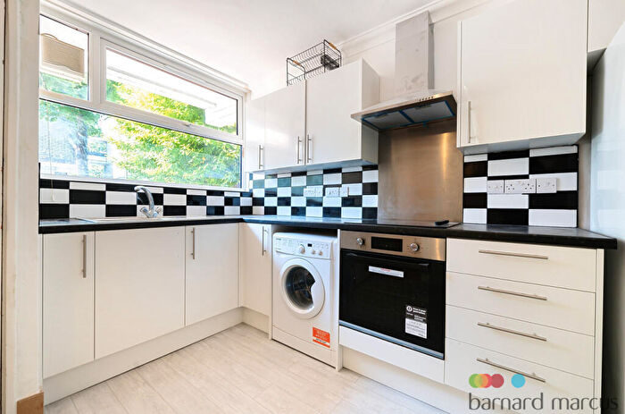 4 Bedroom House To Rent In Bolingbroke Walk, London, SW11