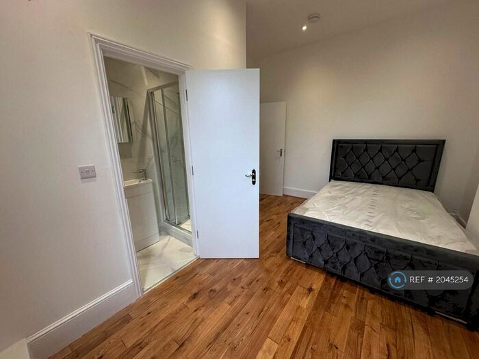 3 Bedroom Maisonette To Rent In Selsdon Rd, West Norwood, Tulse Hill, Brixton, Streatham, SE27