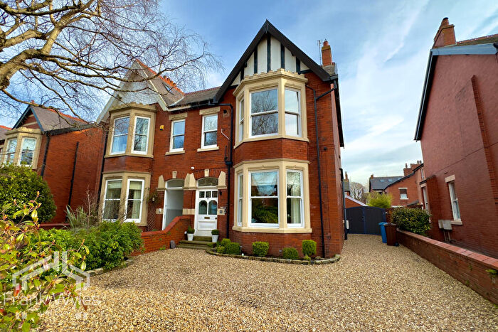 2 Bedroom Flat For Sale In Flat, Riversleigh Avenue, Lytham St. Annes, Lancashire, FY8