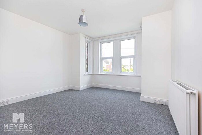 2 Bedroom Apartment To Rent In Kinson Road, Bournemouth, BH10