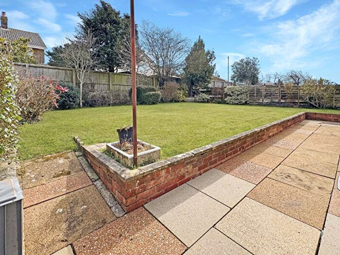 2 Bedroom Bungalow For Sale In Venner Avenue, Cowes, PO31