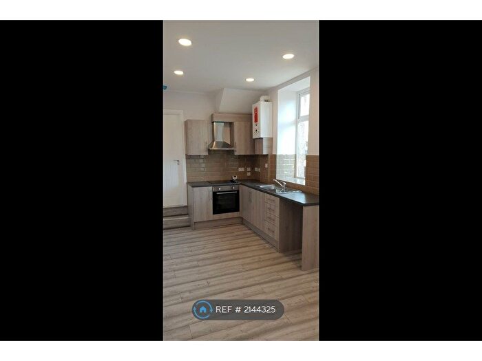 1 Bedroom Flat To Rent In Whalley Road, Accrington, BB5