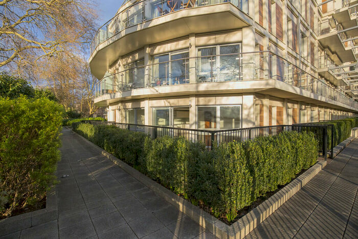 3 Bedroom Apartment To Rent In Kingston Riverside, KT2