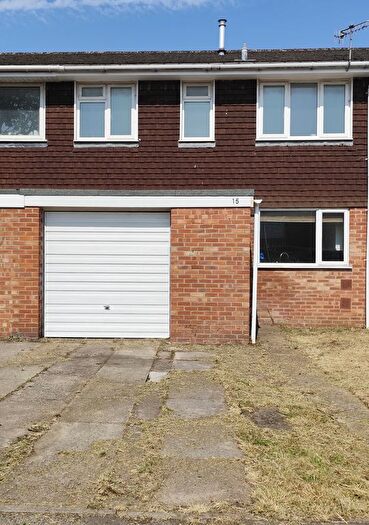 3 Bedroom Terraced House To Rent In Woodside Avenue, Hutton, BS24