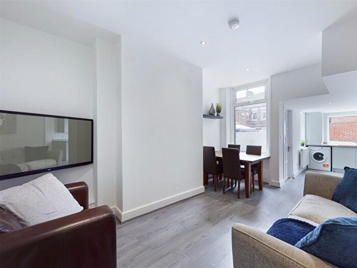 5 Bedroom Terraced House For Sale In Telford Street, Gateshead, NE8