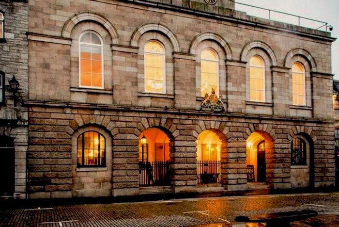 2 Bedroom Flat To Rent In Vauxhall Street, Plymouth, Devon, PL4