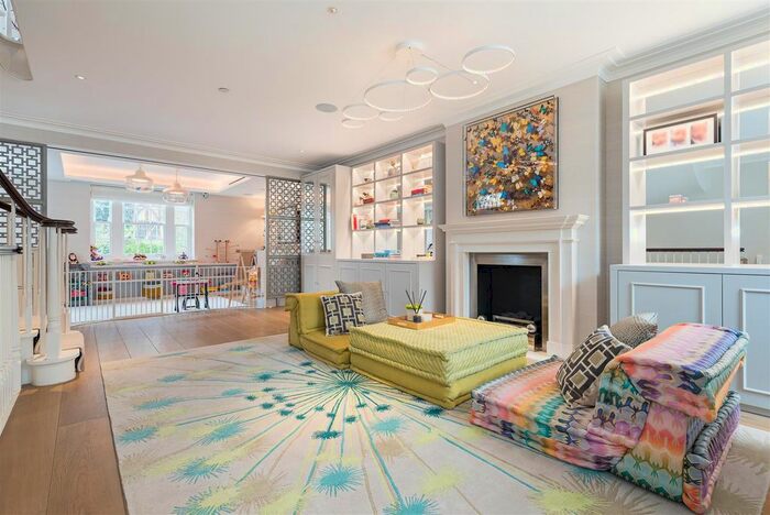 4 Bedroom Property To Rent In Jubilee Place, London, SW3