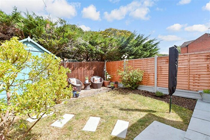 1 Bedroom Terraced House For Sale In Grosvenor Gardens, Billericay, Essex, CM12