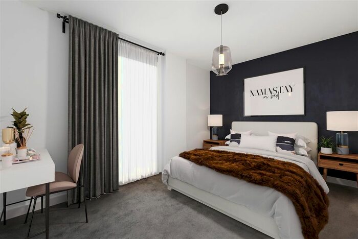 1 Bedroom Flat To Rent In Western Avenue, London, W3