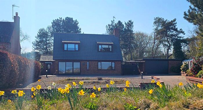 4 Bedroom Chalet For Sale In Hall Road, Hopton, Great Yarmouth, NR31