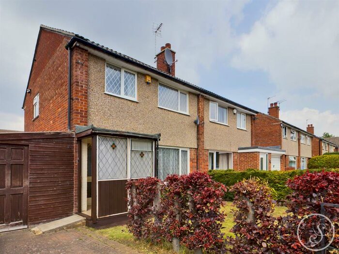 3 Bedroom Semi-Detached House To Rent In Birkdale Walk, Leeds, LS17