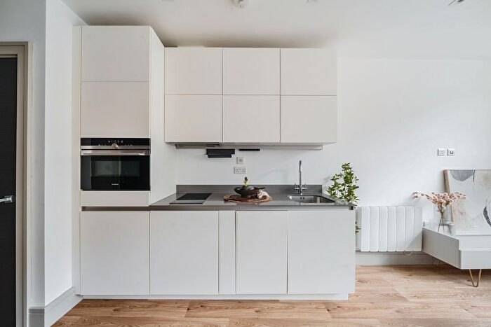 1 Bedroom Flat To Rent In Lawrence Road, London, N15