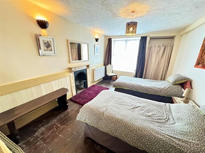 5 Bedroom House For Sale In Llanddeusant, Llangadog, SA19