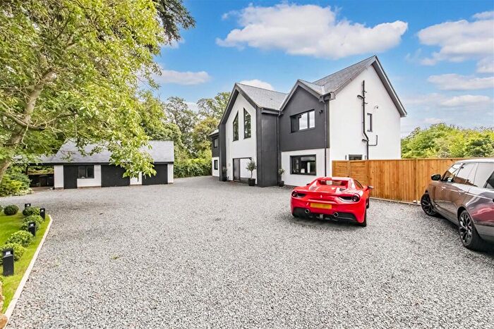 6 Bedroom Detached House For Sale In The Avenue, Overstone, NN6