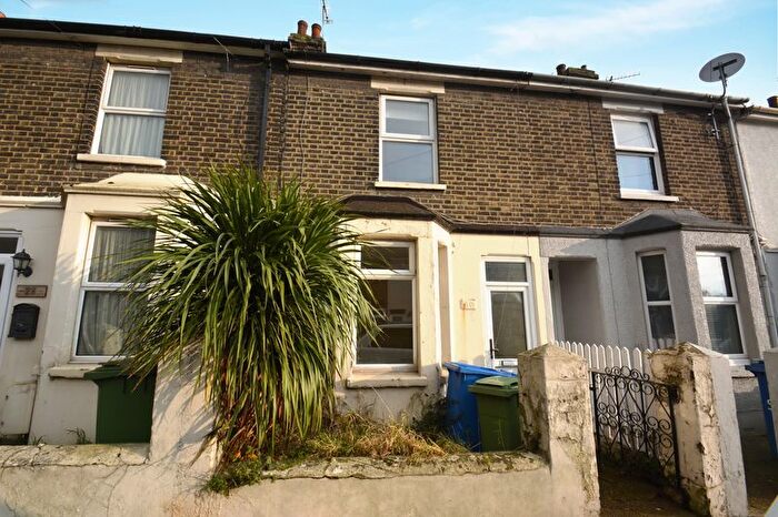 2 Bedroom Terraced House For Sale In Gordon Avenue, Queenborough, ME11