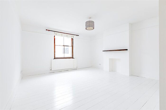 2 Bedroom Maisonette To Rent In Chapel Mews, Hove, East Sussex, BN3