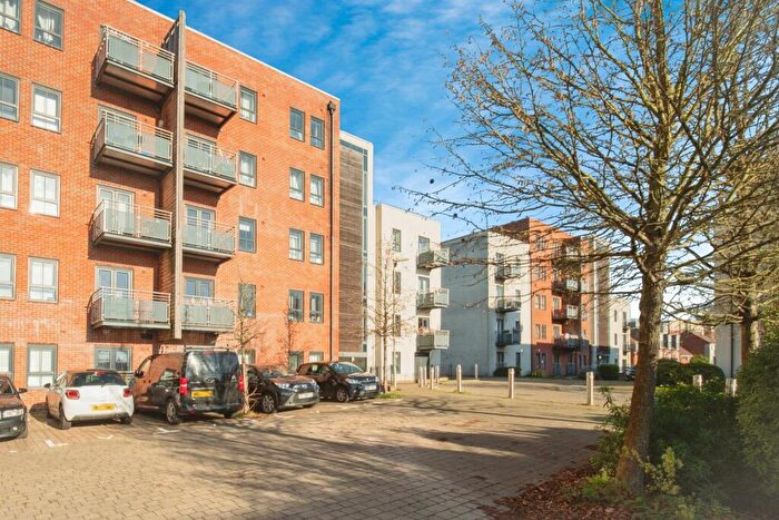 2 Bedroom Apartment For Sale In Sinclair Drive, Basingstoke, RG21