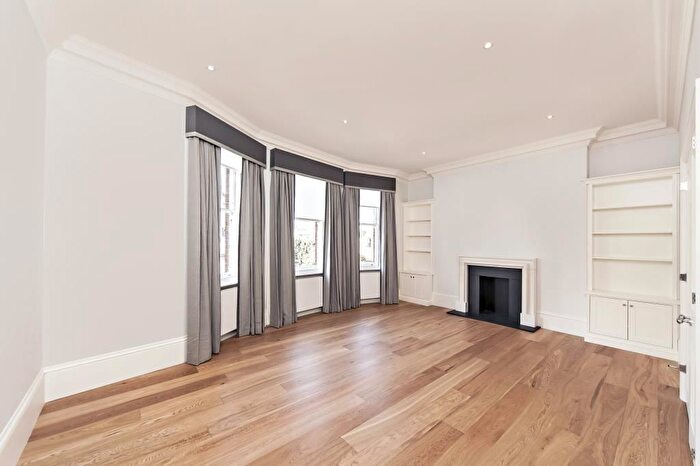 4 Bedroom Flat To Rent In Egerton Gardens, Knightsbridge, SW3