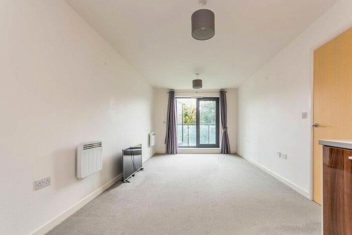 1 Bedroom Flat To Rent In Guildford Road, Woking, GU22