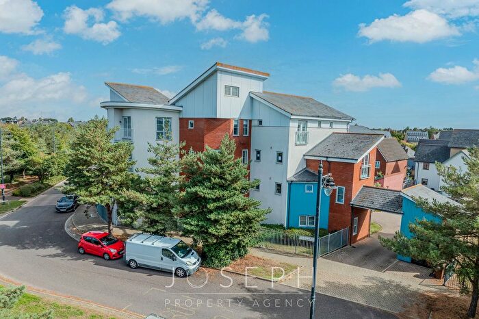 2 Bedroom Flat For Sale In Fen Bight Circle, Ipswich, IP3
