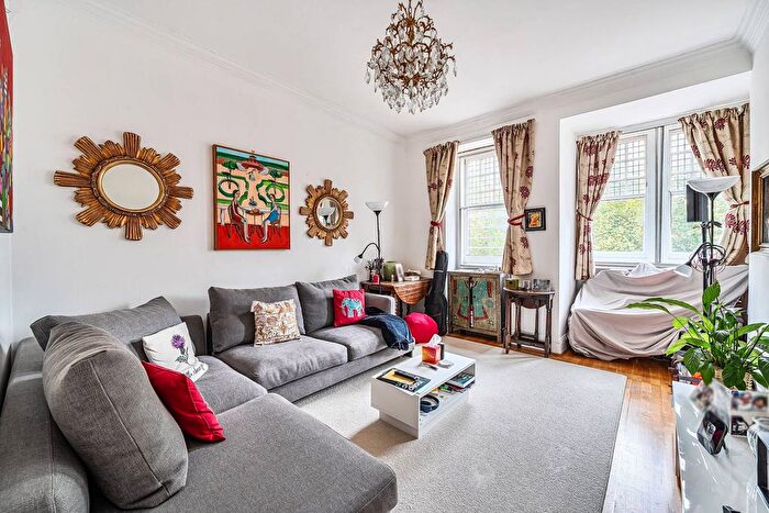 3 Bedroom Flat To Rent In Lower Sloane Street, Chelsea, London, SW1W
