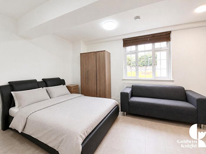 1 Bedroom Flat To Rent In Burnside Road, Dagenham, RM8