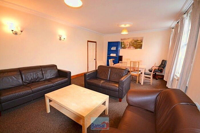 2 Bedroom Flat To Rent In Warwick Row, Coventry, CV1