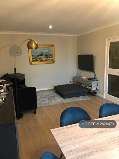 2 Bedroom Flat To Rent In Claydon House, London, NW4