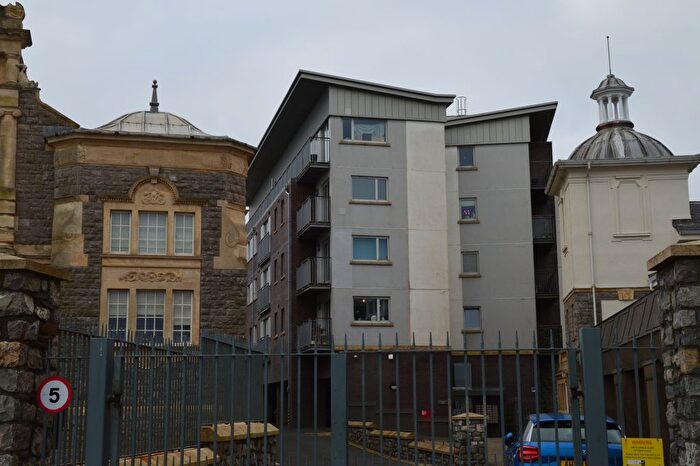 1 Bedroom Flat To Rent In Knightstone Causeway, Weston-Super-Mare, BS23