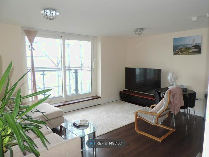 2 Bedroom Flat To Rent In Ferry Court, Cardiff, CF11
