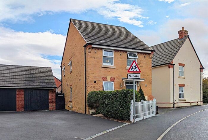 3 Bedroom Detached House For Sale In Harrier Way, Hardwicke, Gloucester, GL2