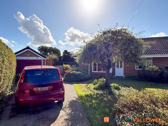 3 Bedroom Semi-Detached Bungalow For Sale In Village Way, Farndon, NG24