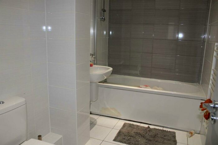 1 Bedroom Flat To Rent In Lombard Street West, West Bromwich, B70