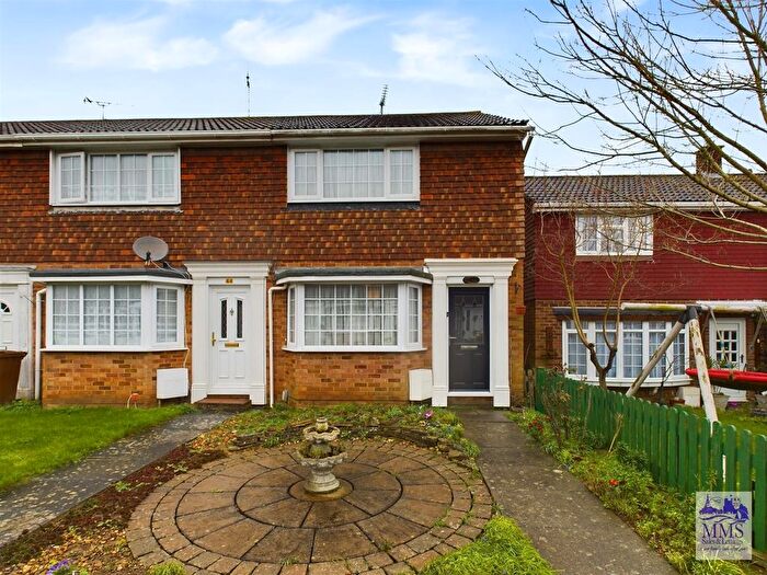 2 Bedroom End Of Terrace House To Rent In Fulmar Road, Rochester, ME2