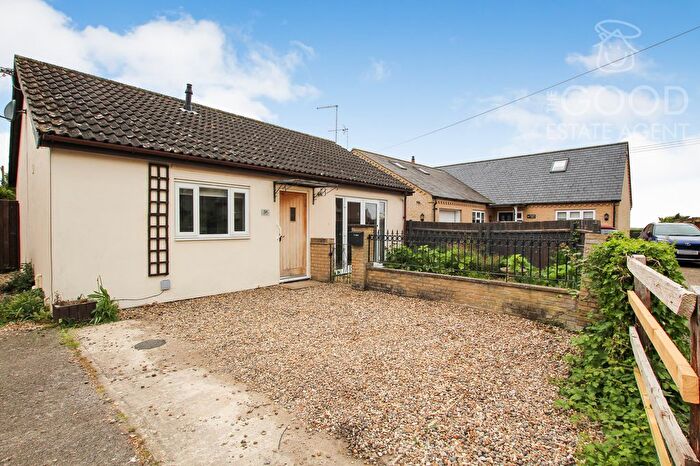 2 Bedroom Bungalow For Sale In Park Lane, Little Downham, CB6