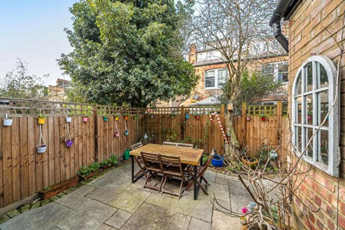 2 Bedroom Flat For Sale In Howitt Road, Belsize Park, NW3