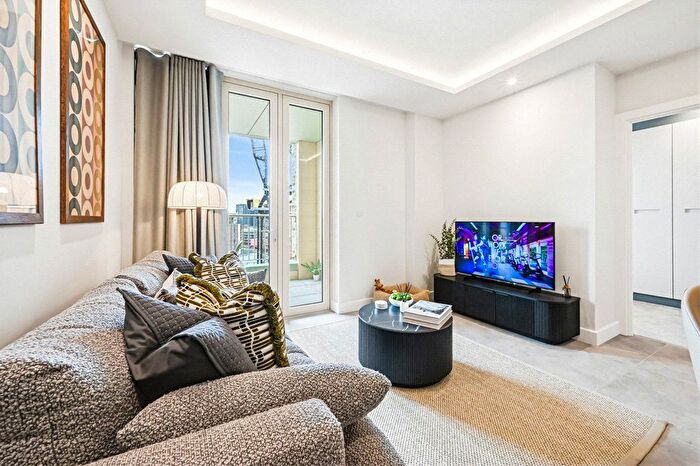 2 Bedroom Flat To Rent In Embassy Boulevard, Linear Place, SW11