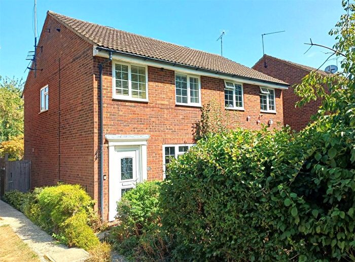 3 Bedroom Semi-Detached House For Sale In March Edge, Buckingham, MK18